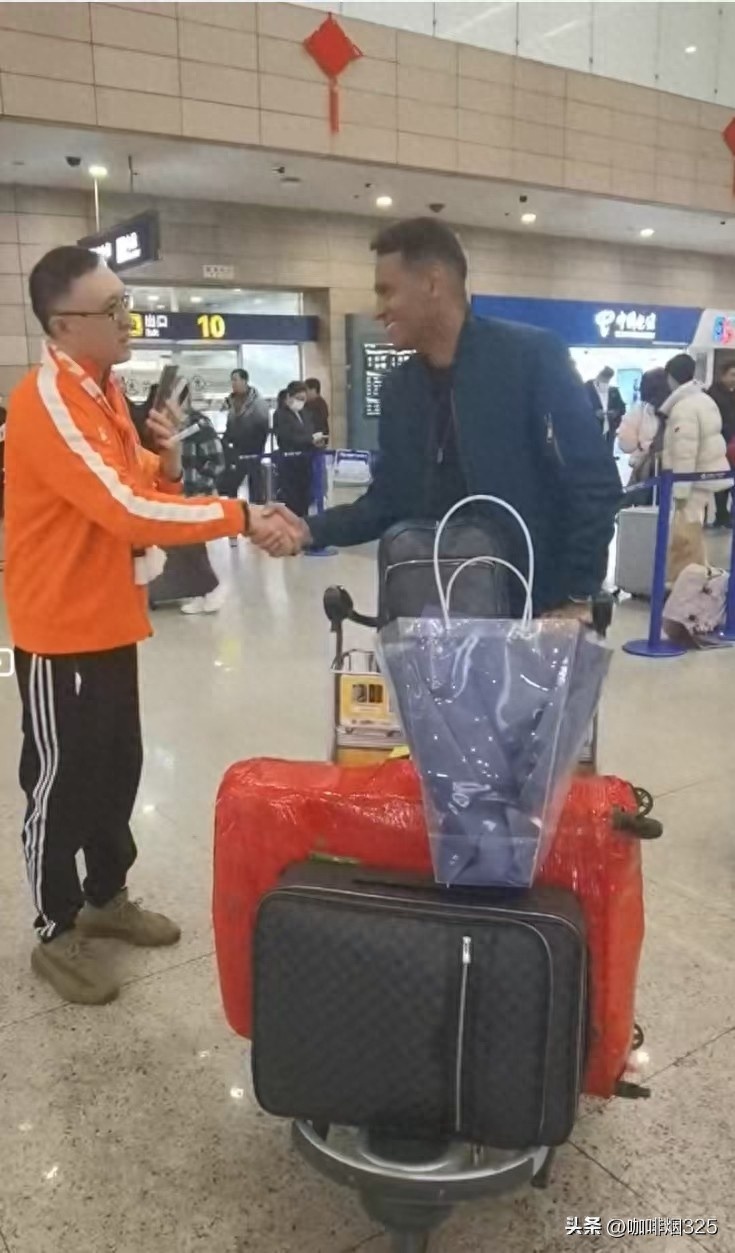  青島日報：前巴西國奧球員奧古斯托與海牛會(huì )合，球隊五外援到位