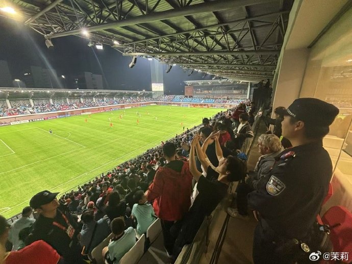  前國足主帥米盧現身球場(chǎng)，觀(guān)看U20國足vs卡塔爾U20