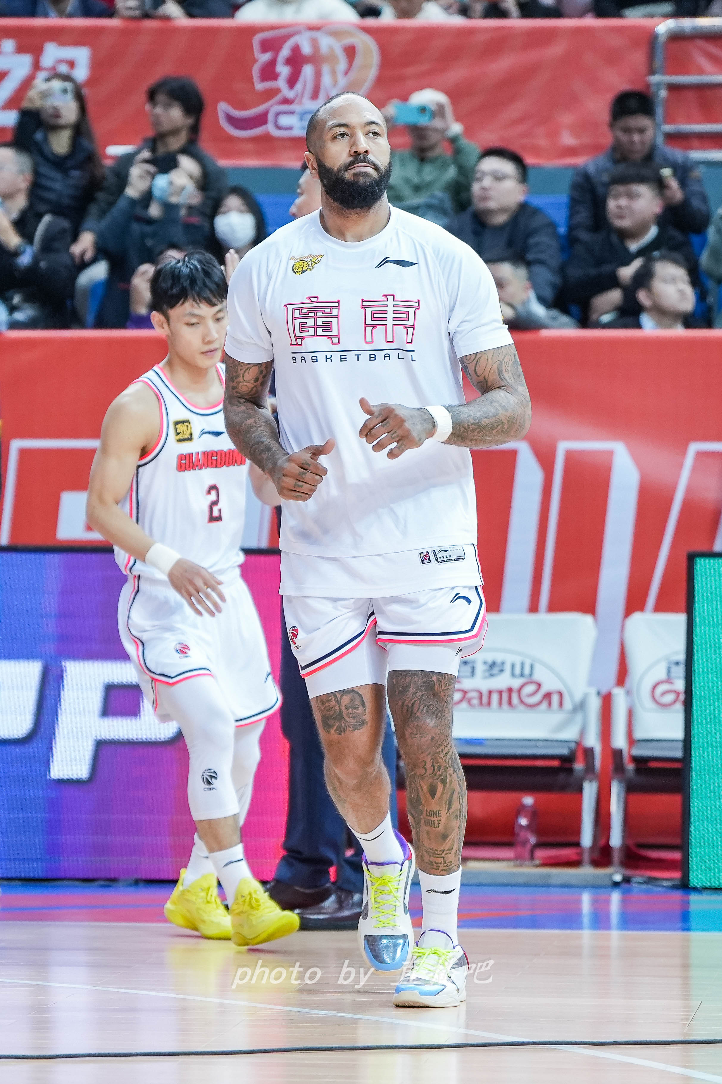  打得不錯！36歲吉倫沃特原本的第三外援卻成廣東男籃的真大腿
