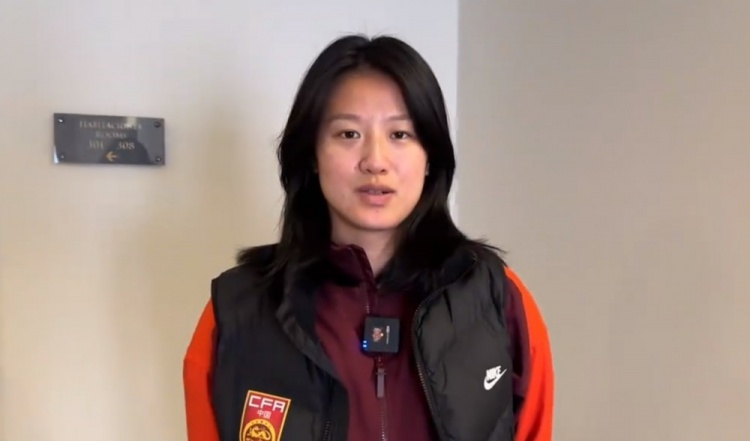  汪琳琳：范迪克是我的偶像和目標，希望變成他那樣全面的中后衛