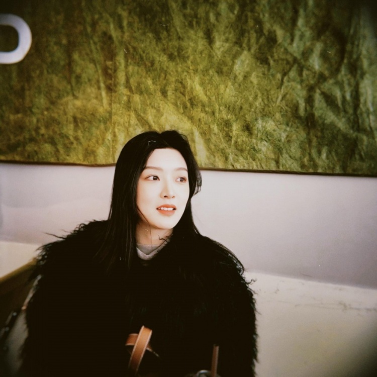  很好看！付豪女友更新社媒曬美照：最近很愛(ài)