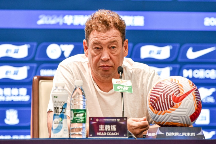  斯盧茨基：德比戰的關(guān)注度和意義都不太一樣，客觀(guān)說(shuō)雙方五五開(kāi)