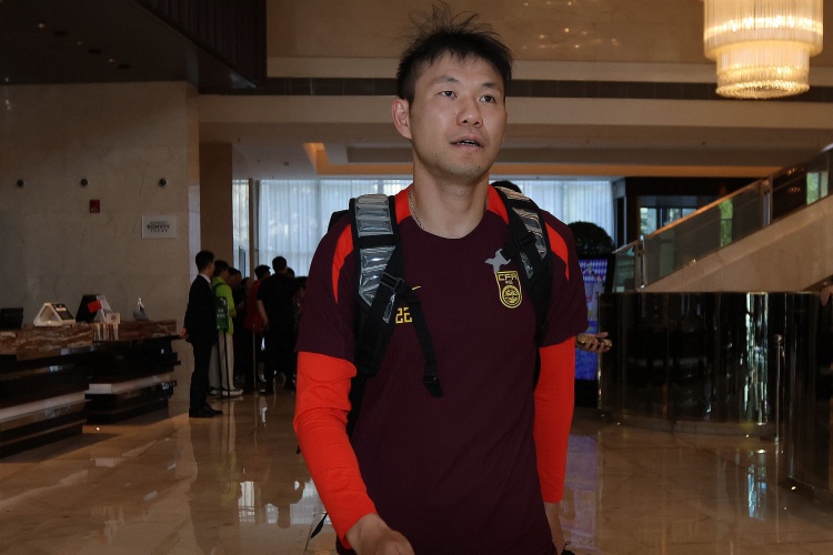  媒體人：如果李源一沒(méi)傷沒(méi)病，他落選名單在邏輯上講不出合理性