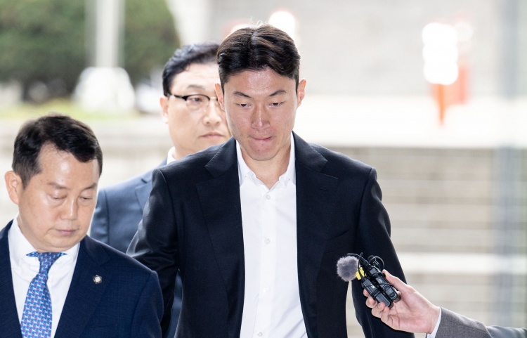  韓國國腳黃義助非法拍攝不雅視頻，一審被判有期徒刑1年緩刑2年！