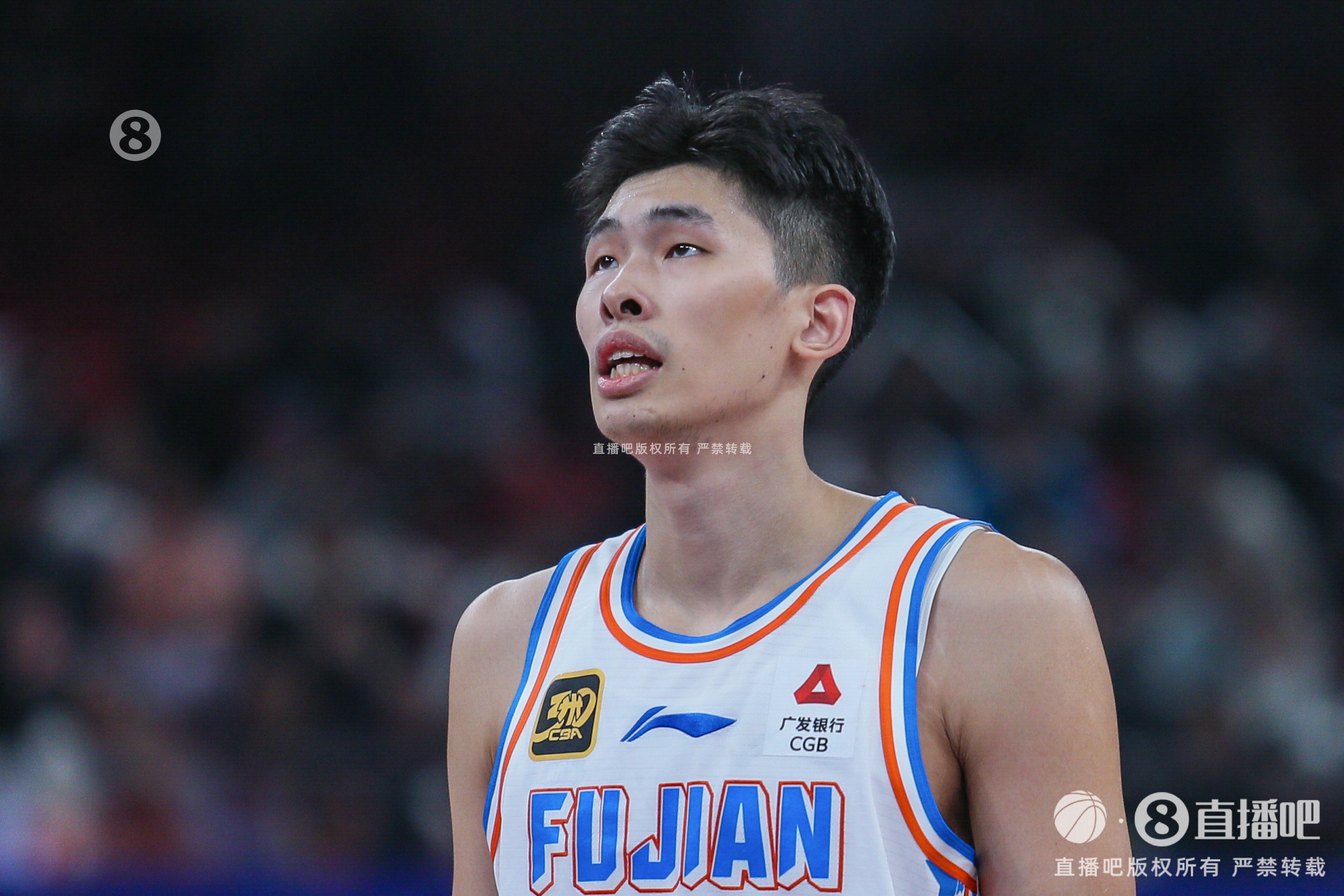  厲害！鄒陽(yáng)出戰42分鐘 13投6中攬下17分19板3斷3帽