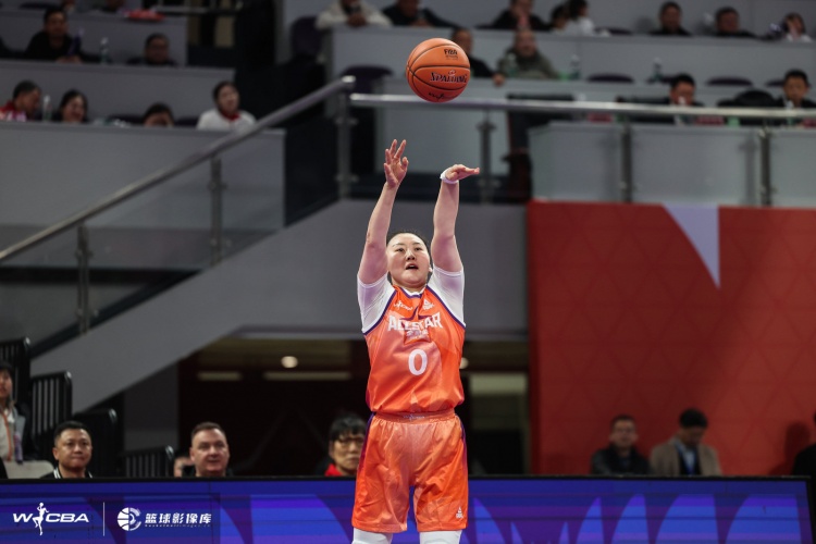  表現可以！武桐桐15分鐘10中6拿到15分3板9助
